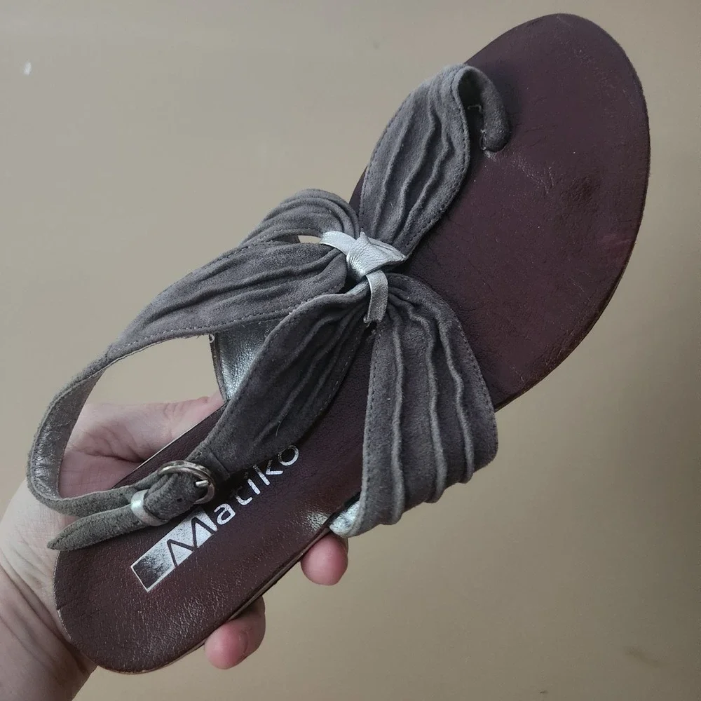 Matiko Pleated Suede Gray Leather Thong Slingback Sandal Boho Flats Comfort Sz 6